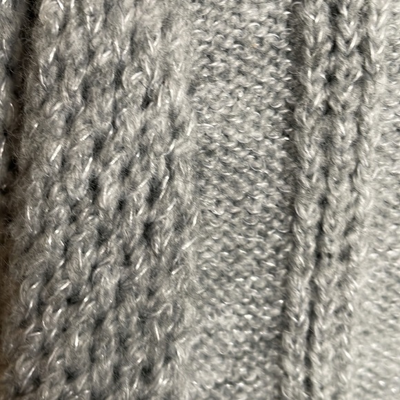 Lauren Conrad women’s Pom Pom sweater, soft gray with metallic threads, size 2X - Picture 10 of 11